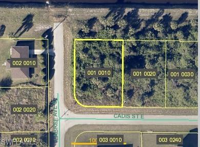 Get this beautiful lot before it is gone, many homes are being built in the area of Lehigh Acres