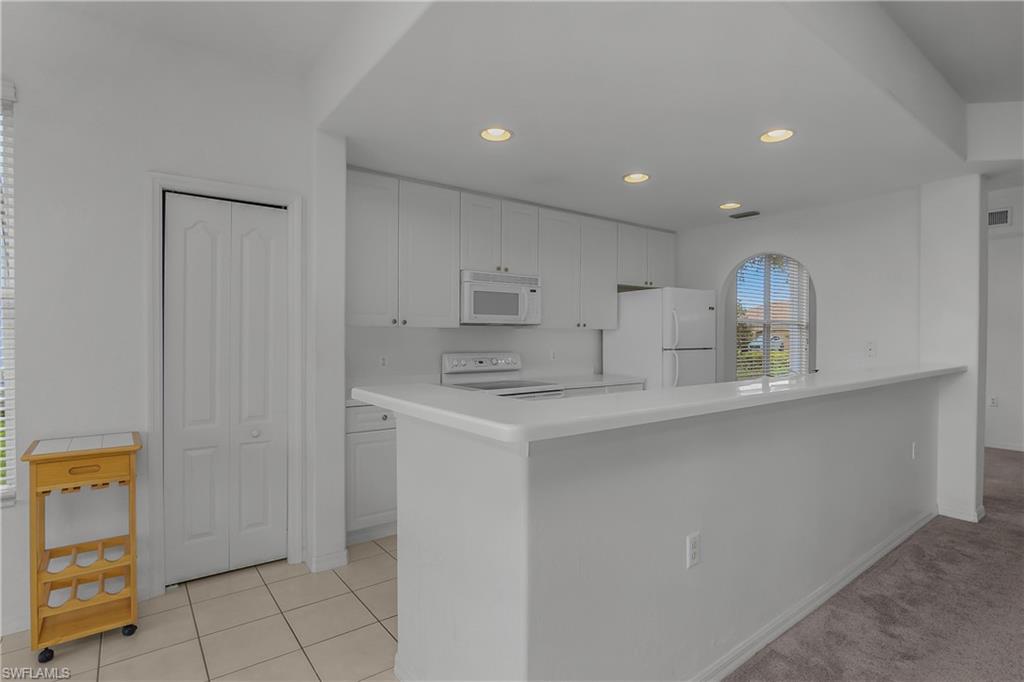 COLONIAL LINKS - Residential