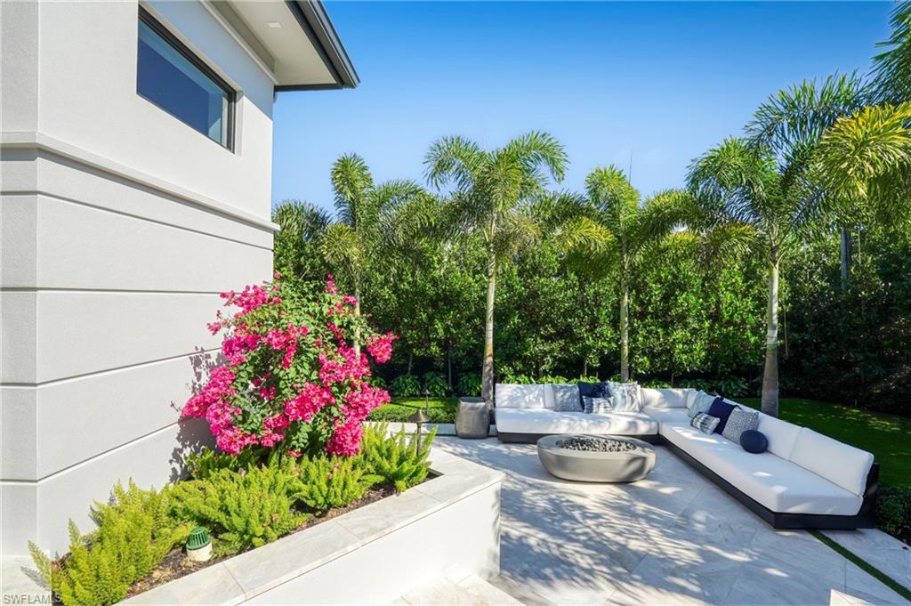MOORINGS - Residential