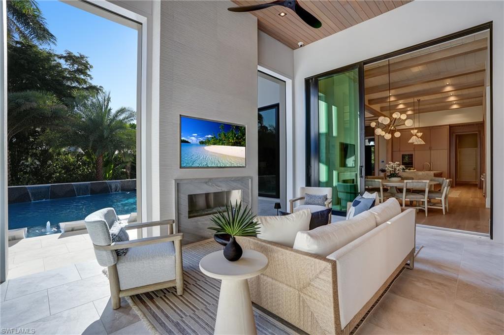 MOORINGS - Residential