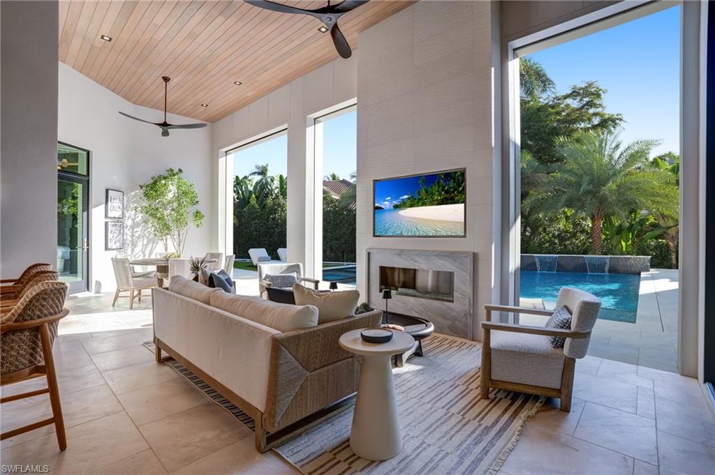 MOORINGS - Residential
