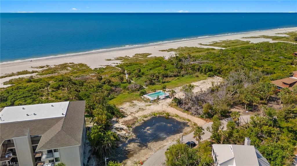 CLAMSHELL CONDO - Land