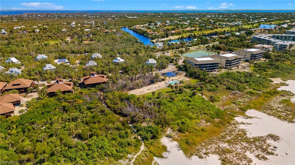 CLAMSHELL CONDO - Land