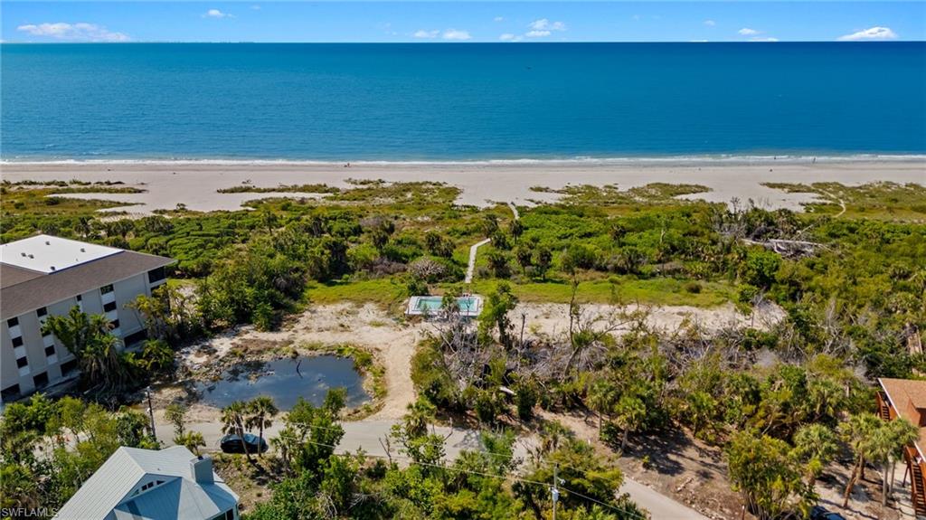 CLAMSHELL CONDO - Land