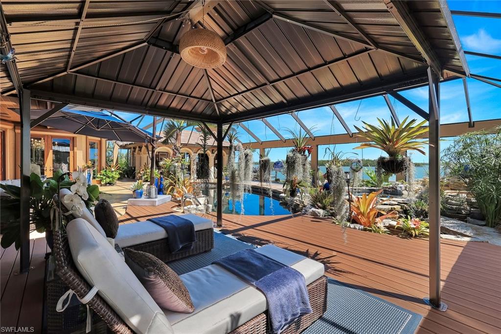 MARCO BEACH - Residential