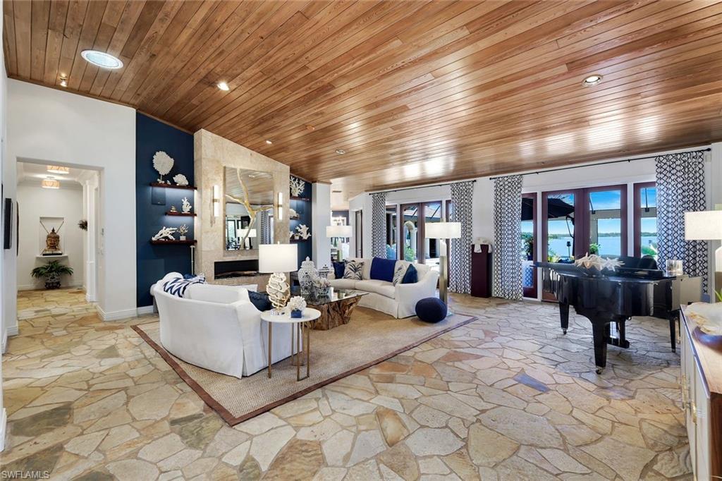 MARCO BEACH - Residential
