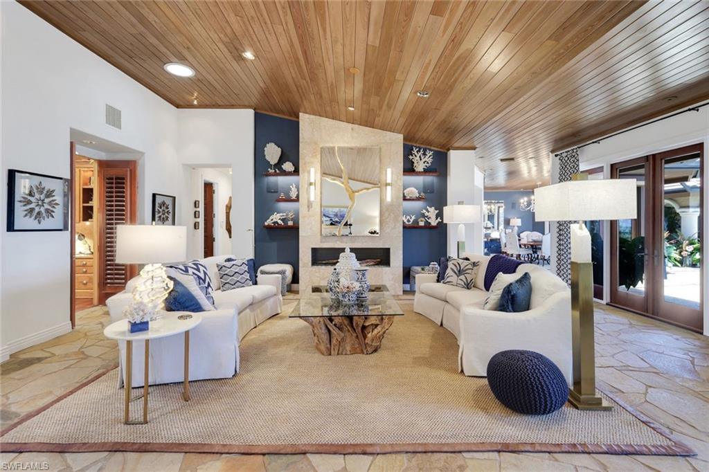 MARCO BEACH - Residential