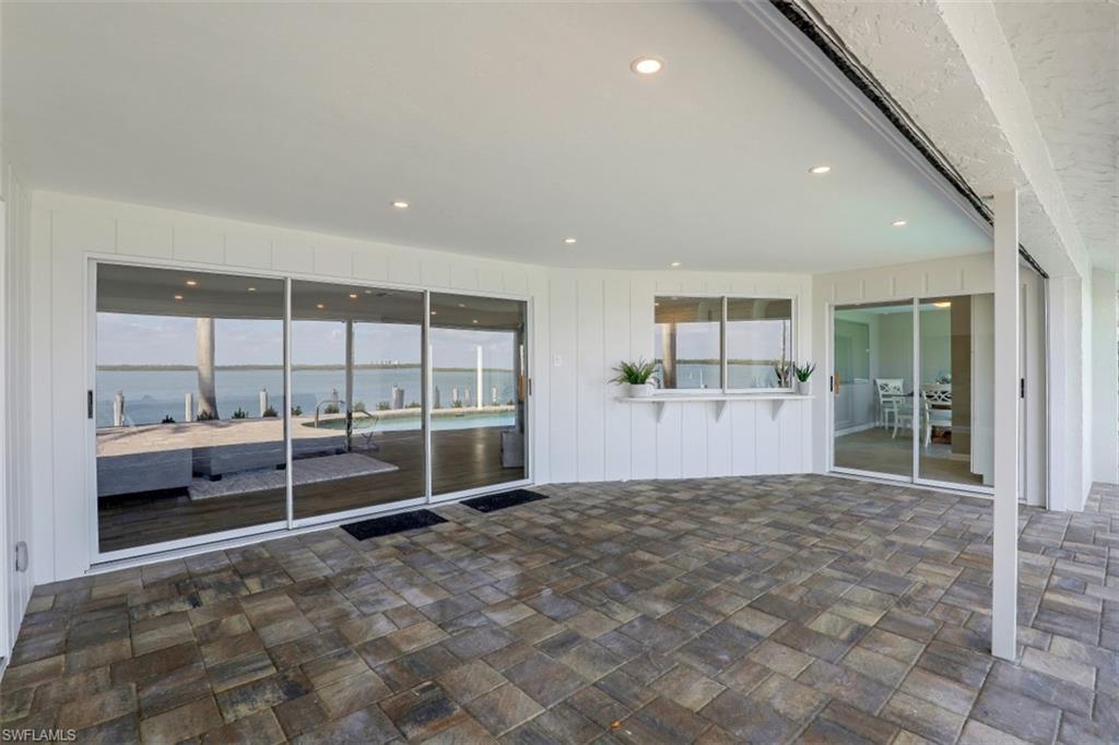 MARCO BEACH - Residential