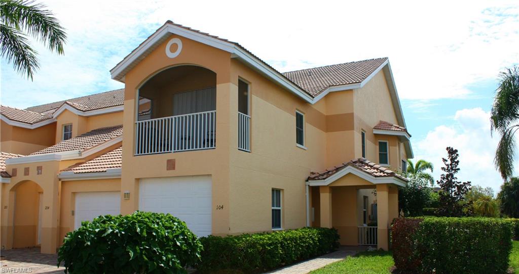 CARRIAGE HOMES AT WOODS EDGE - Residential