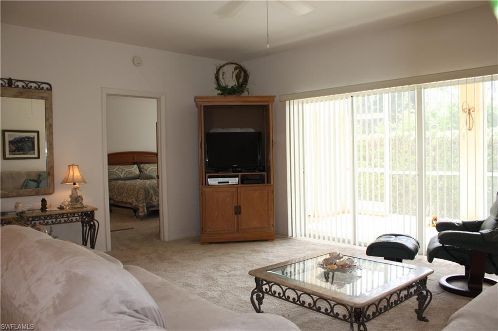 CARRIAGE HOMES AT WOODS EDGE - Residential