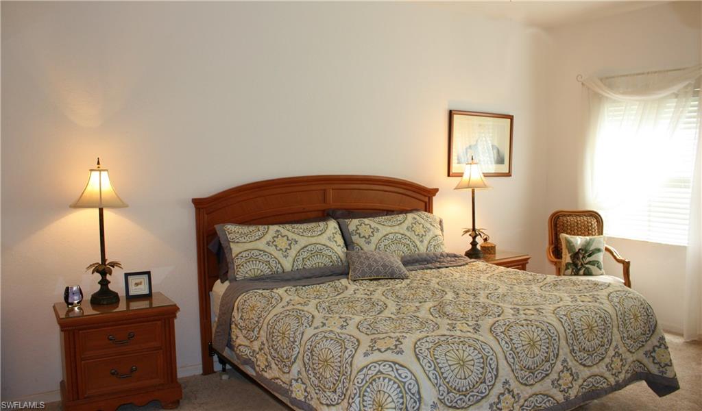 CARRIAGE HOMES AT WOODS EDGE - Residential