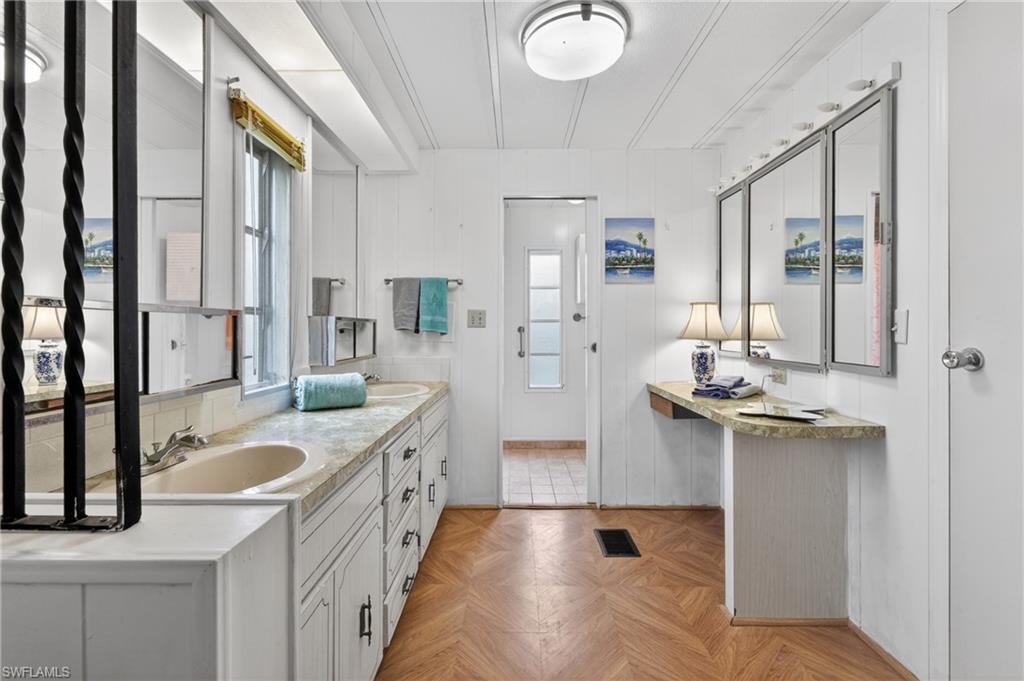 FOREST PARK MOBILE HOME - Residential