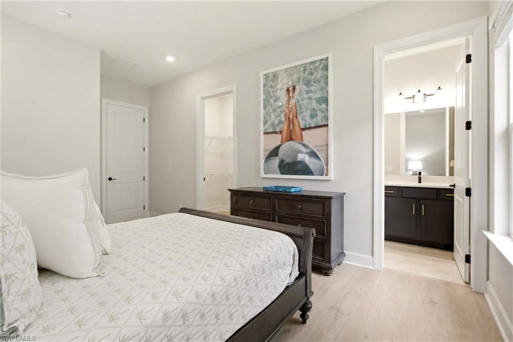 ESPLANADE LAKE CLUB - Residential