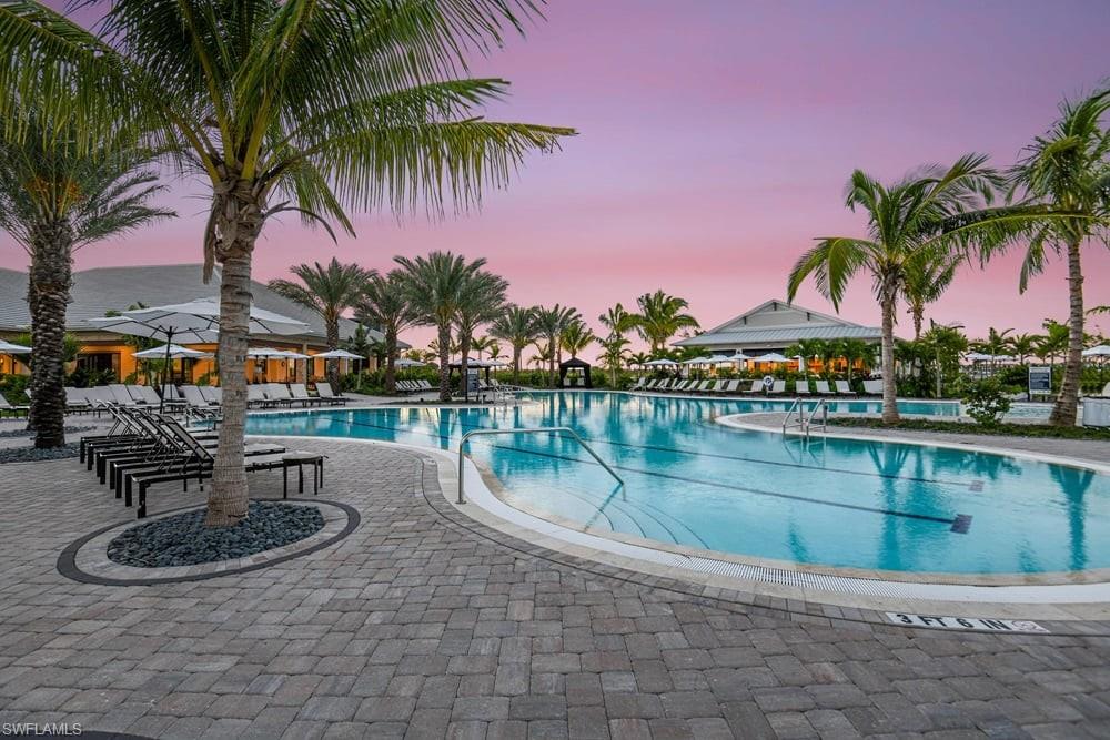 ESPLANADE LAKE CLUB - Residential