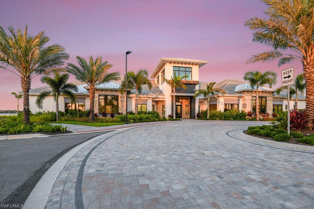 ESPLANADE LAKE CLUB - Residential