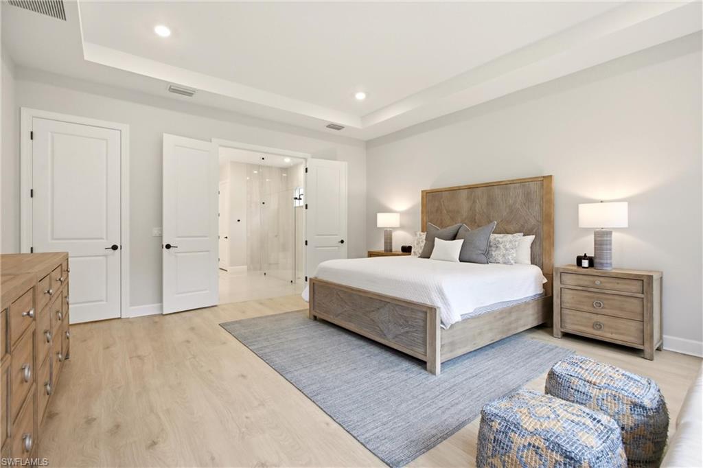 ESPLANADE LAKE CLUB - Residential