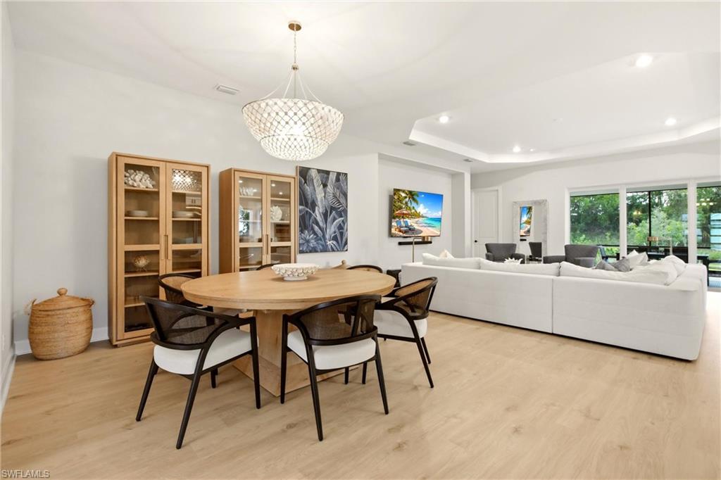ESPLANADE LAKE CLUB - Residential