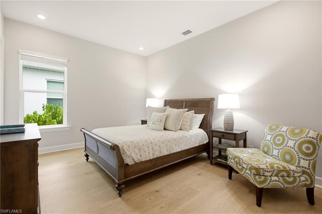 ESPLANADE LAKE CLUB - Residential