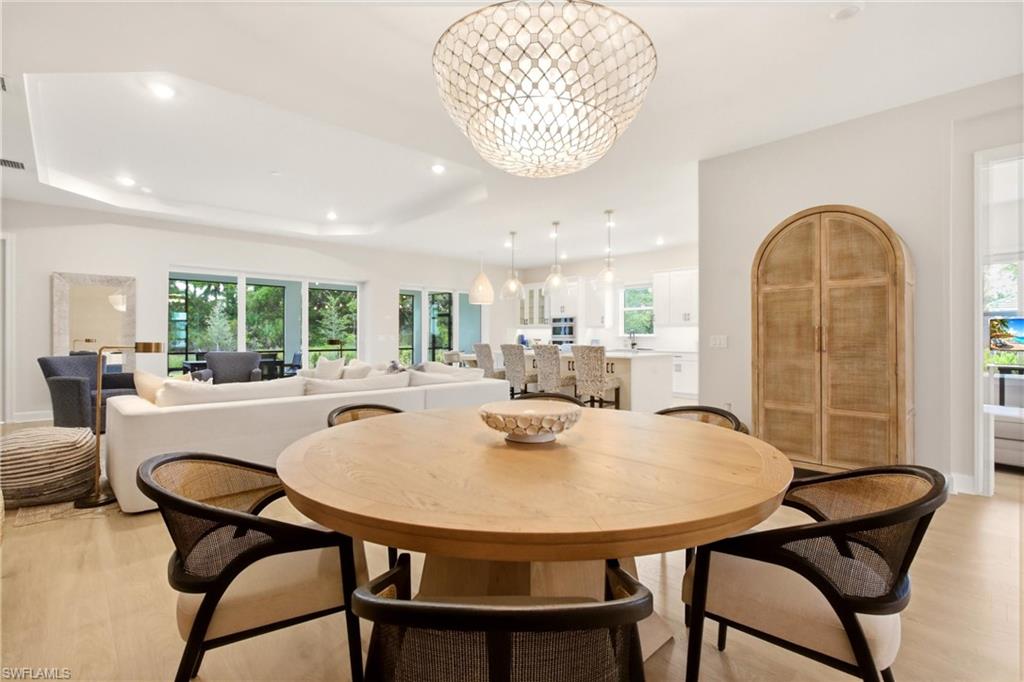 ESPLANADE LAKE CLUB - Residential
