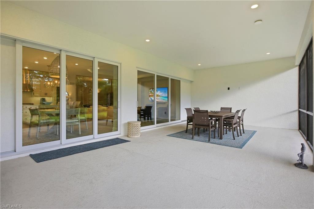ESPLANADE LAKE CLUB - Residential