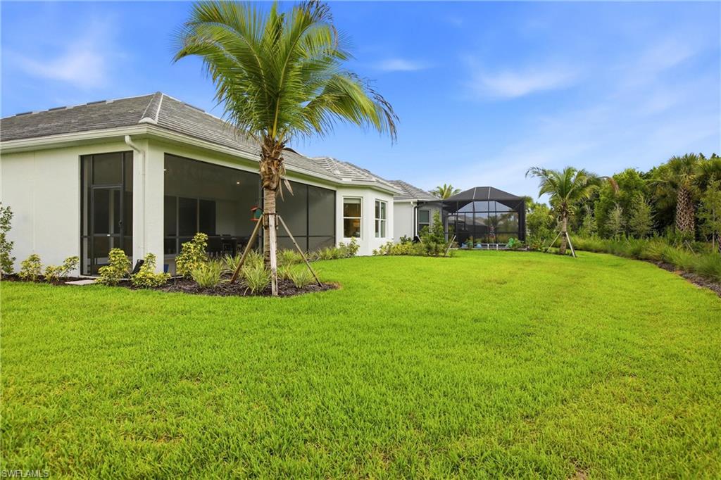 ESPLANADE LAKE CLUB - Residential