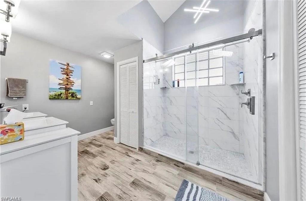 KINGS LAKE - Residential