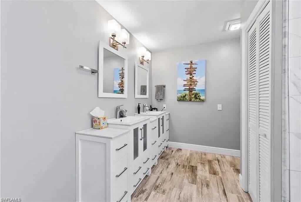 KINGS LAKE - Residential