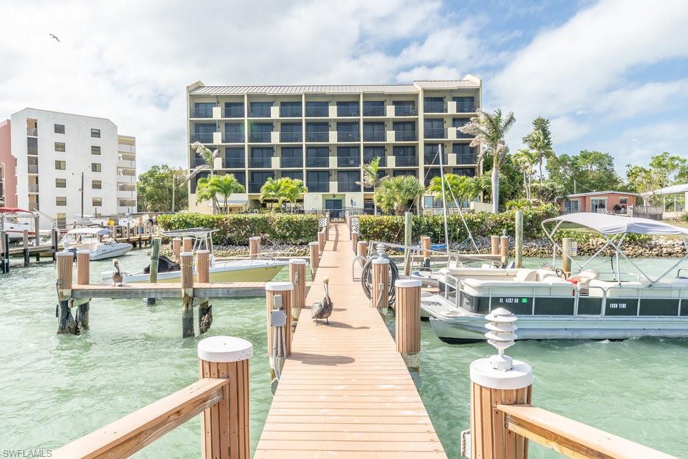 SUNRISE BAY RESORT UNIT 505 WEEK 1 (January 2-9): Don't miss this opportunity to pop down to historic Olde Marco to spend time in the sun, or possibly extend your holiday stay as weeks 51 (December 19-26) and week 52 (December 26-January 2) are also available! Spend time relaxing by the pool or in the jacuzzi, fish off the dock and grill your fresh catch under the tiki hut, explore the island on the complimentary resort bikes, and enjoy great local shops and eateries a short walk away. Also enjoy local entertainment at several venues close by, and start your year off with a bang, or simply a relaxing time for fun & sun!