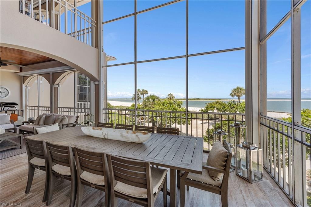 ROYAL MARCO POINT - Residential
