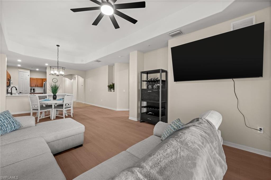 SEA BREEZE LOFTS CONDOMINIUM - Residential