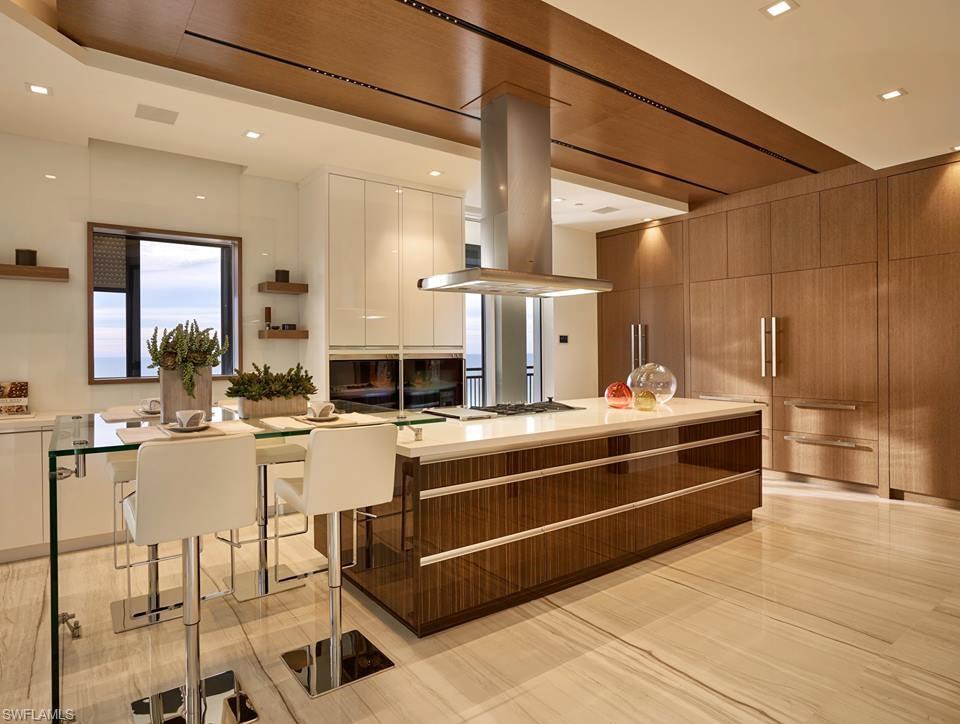 SEASONS AT NAPLES CAY - Residential