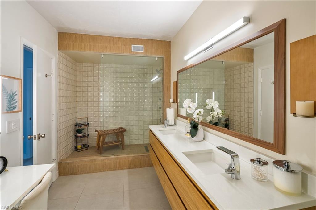 POINTE ROYALE - Residential
