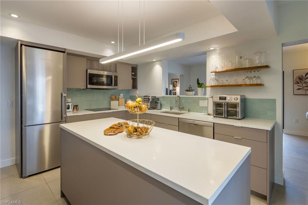POINTE ROYALE - Residential