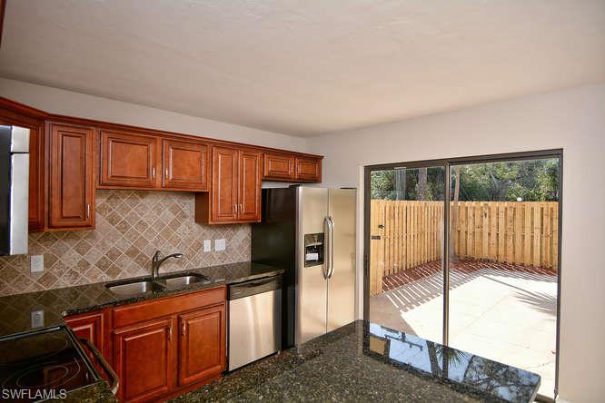 PARKWOODS TOWNHOUSE COMMUNITY - Residential