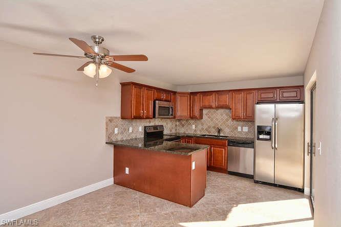 PARKWOODS TOWNHOUSE COMMUNITY - Residential