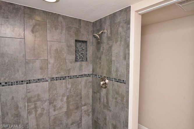 PARKWOODS TOWNHOUSE COMMUNITY - Residential