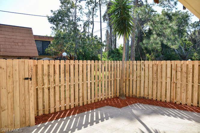PARKWOODS TOWNHOUSE COMMUNITY - Residential