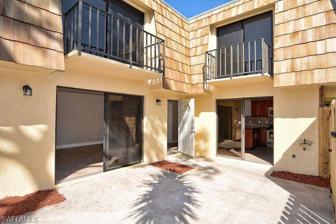 PARKWOODS TOWNHOUSE COMMUNITY - Residential