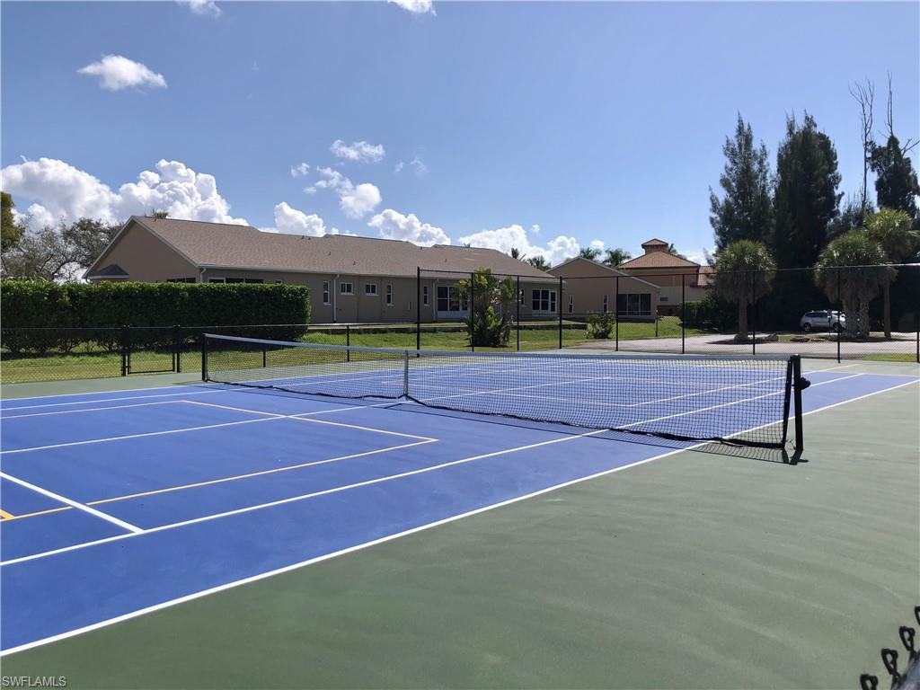 DAVIS WOODS CONDOMINIUM - Residential Lease
