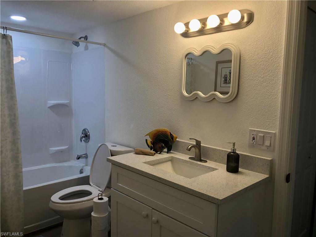 DAVIS WOODS CONDOMINIUM - Residential Lease