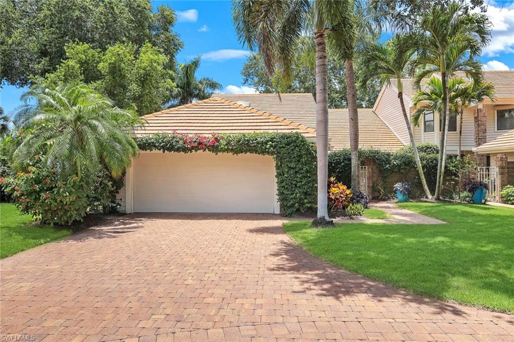 VILLAS AT PELICAN BAY - Residential