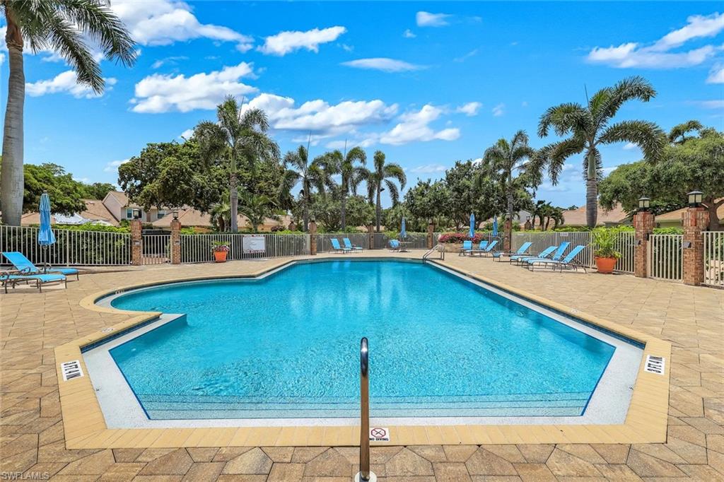 VILLAS AT PELICAN BAY - Residential