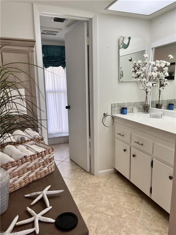 GLADES COUNTRY CLUB - Residential Lease