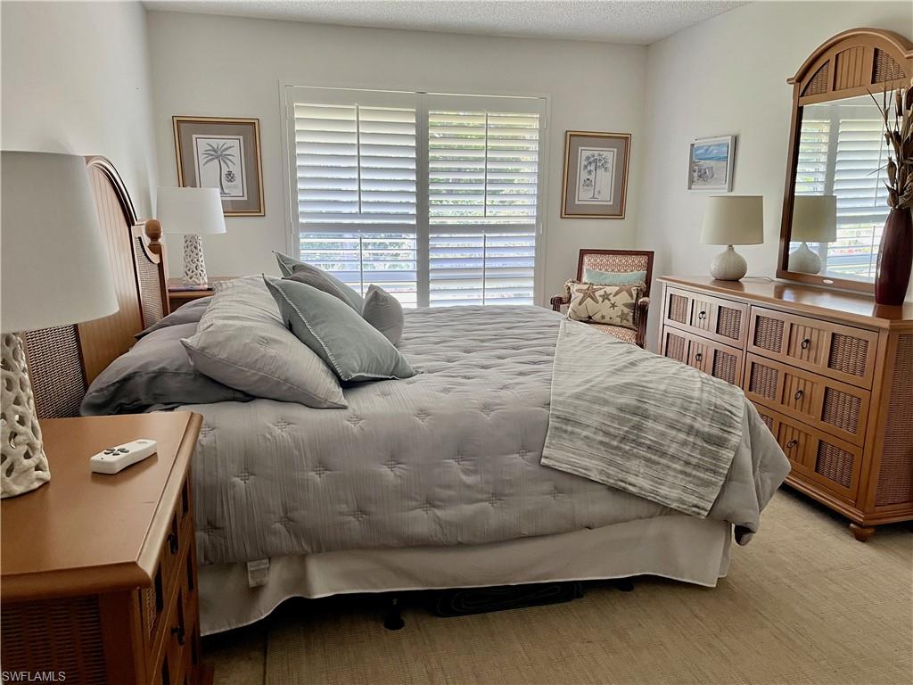 GLADES COUNTRY CLUB - Residential Lease