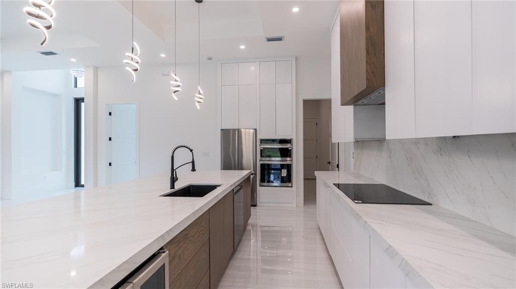 GOLDEN GATE ESTATES - Residential