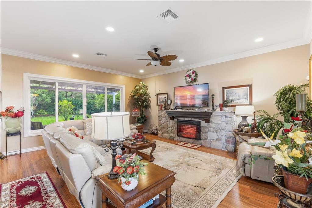SATURNIA LAKES - Residential