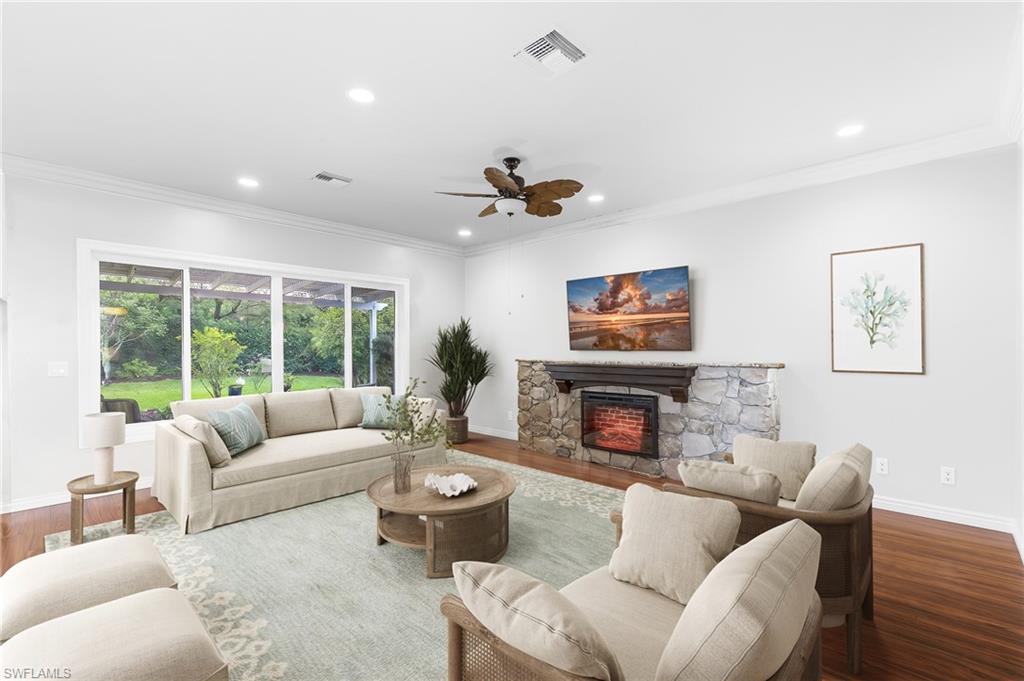SATURNIA LAKES - Residential