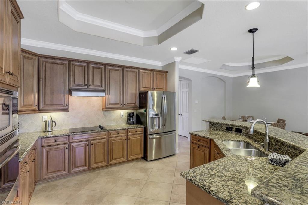 PAVIA - Residential Lease