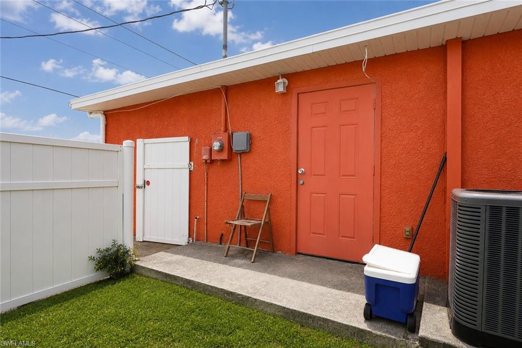 CAPE CORAL - Residential