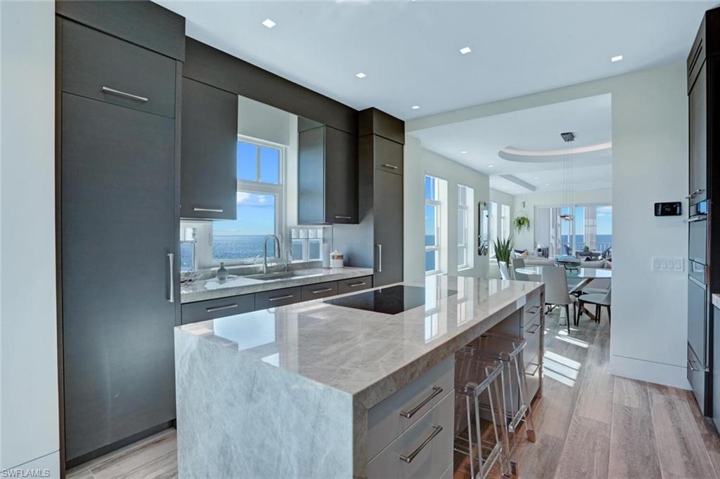 BAREFOOT BEACH CLUB - Residential Lease